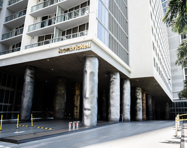 465 Brickell Avenue - Photo Thumbnail 90