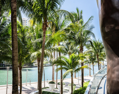 465 Brickell Avenue - Photo Thumbnail 81