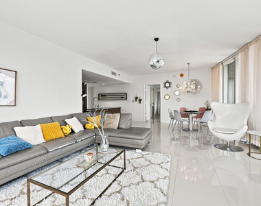 465 Brickell Avenue - Photo Thumbnail 13