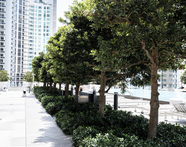 465 Brickell Avenue - Photo Thumbnail 54