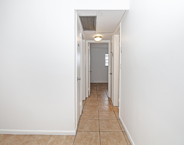 402 Lake Shore Drive - Photo Thumbnail 8