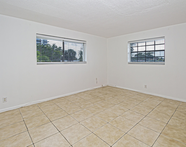 402 Lake Shore Drive - Photo Thumbnail 14