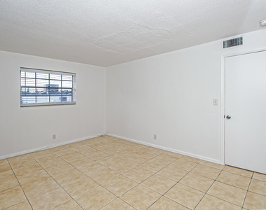 402 Lake Shore Drive - Photo Thumbnail 11