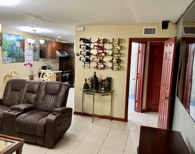 4727 Myrtle Lane - Photo Thumbnail 2