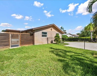260 Jennings Avenue - Photo Thumbnail 14