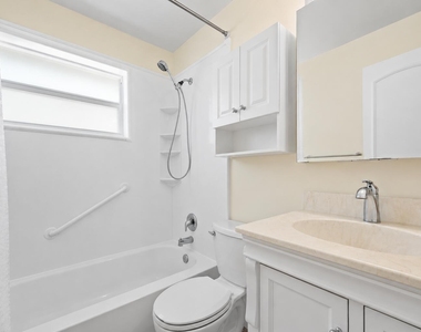 260 Jennings Avenue - Photo Thumbnail 9