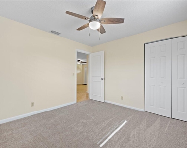 260 Jennings Avenue - Photo Thumbnail 8