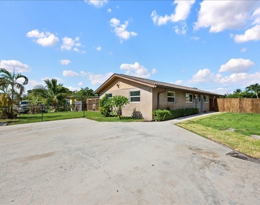 260 Jennings Avenue - Photo Thumbnail 15