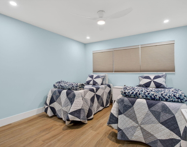 3100 Ne 48th Court - Photo Thumbnail 9