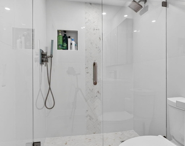 3100 Ne 48th Court - Photo Thumbnail 6