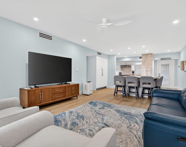 3100 Ne 48th Court - Photo Thumbnail 12