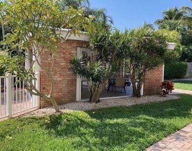 234 Hibiscus Avenue - Photo Thumbnail 18
