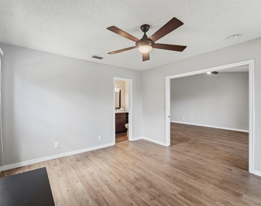 1033 Banks Road - Photo Thumbnail 12