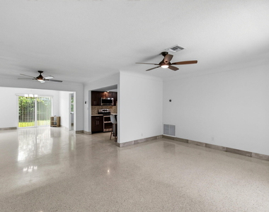 200 Ne 28th Terrace - Photo Thumbnail 9
