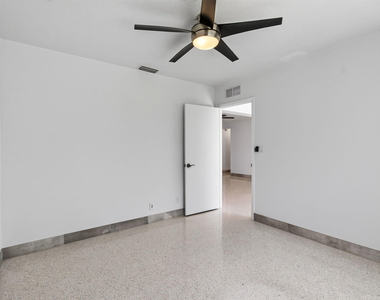 200 Ne 28th Terrace - Photo Thumbnail 35