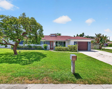 200 Ne 28th Terrace - Photo Thumbnail 1