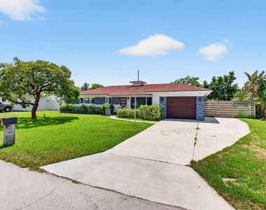 200 Ne 28th Terrace - Photo Thumbnail 2