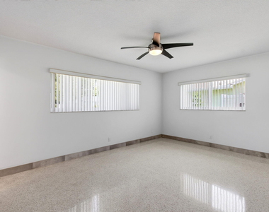200 Ne 28th Terrace - Photo Thumbnail 24