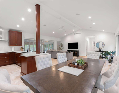 2528 Ne 26th Terrace - Photo Thumbnail 8
