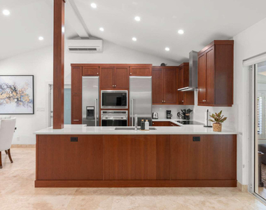 2528 Ne 26th Terrace - Photo Thumbnail 9