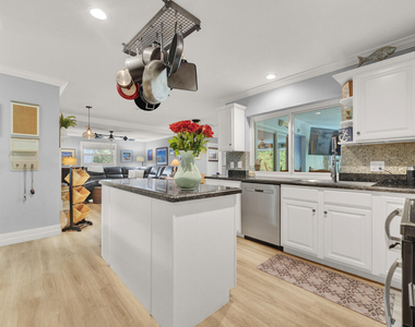 10015 Daisy Avenue - Photo Thumbnail 11