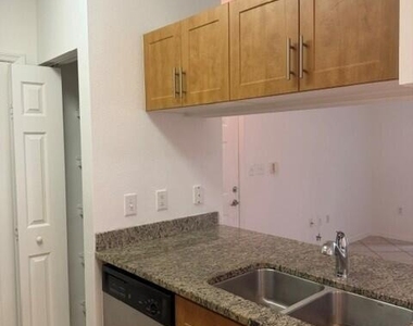 6505 Emerald Dunes Drive - Photo Thumbnail 10