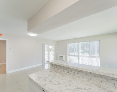 431 W Camino Real - Photo Thumbnail 11