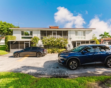 431 W Camino Real - Photo Thumbnail 4