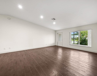638 Sw 4th Avenue - Photo Thumbnail 8