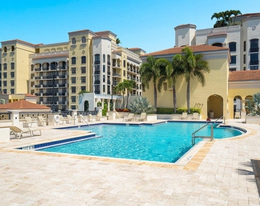 801 S Olive Avenue - Photo Thumbnail 5