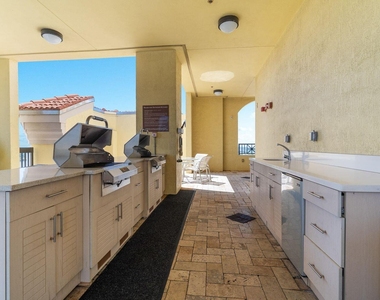 801 S Olive Avenue - Photo Thumbnail 11