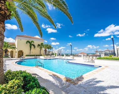 801 S Olive Avenue - Photo Thumbnail 6