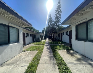 841 Nw 5th Avenue - Photo Thumbnail 1