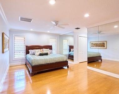 3700 Embassy Drive - Photo Thumbnail 11