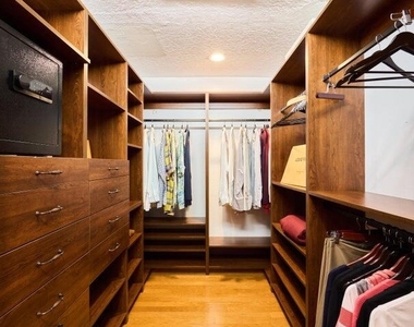 3700 Embassy Drive - Photo Thumbnail 14
