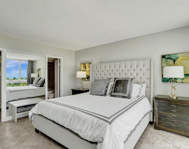 2715 N Ocean Boulevard - Photo Thumbnail 14