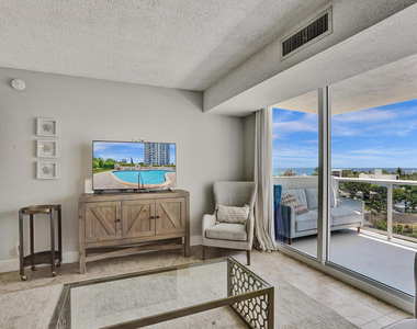 2715 N Ocean Boulevard - Photo Thumbnail 5