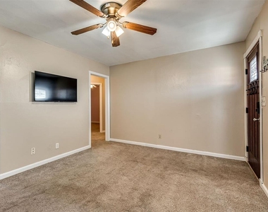 211 W Dale Street - Photo Thumbnail 8