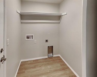 12704 Elba Drive - Photo Thumbnail 16