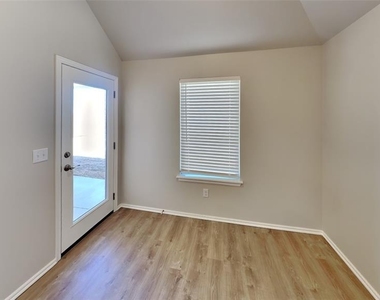 12704 Elba Drive - Photo Thumbnail 7