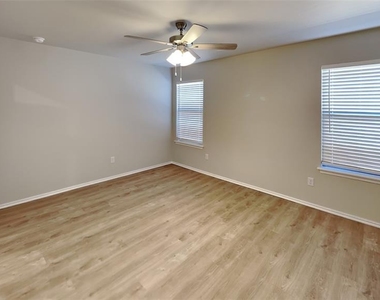 12704 Elba Drive - Photo Thumbnail 8