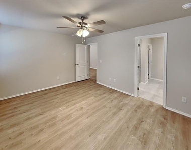 12704 Elba Drive - Photo Thumbnail 9