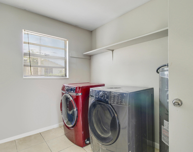 1325 W 32nd Street - Photo Thumbnail 7