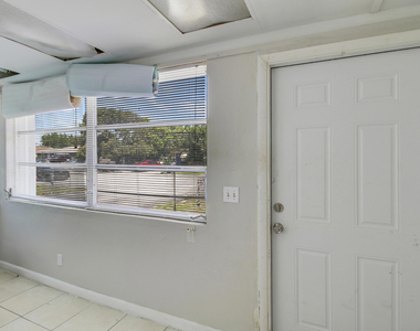 1325 W 32nd Street - Photo Thumbnail 6