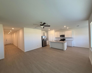 9241 Sw 18th Street - Photo Thumbnail 3