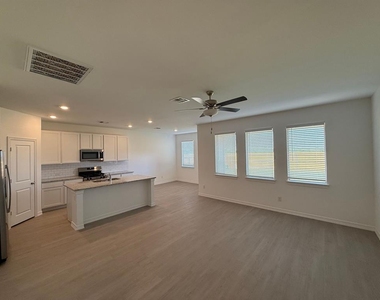 9241 Sw 18th Street - Photo Thumbnail 2