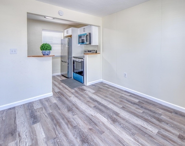 219 N E Street - Photo Thumbnail 1