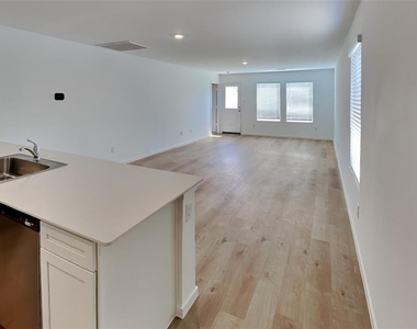 20416 Mule Deer Drive - Photo Thumbnail 3