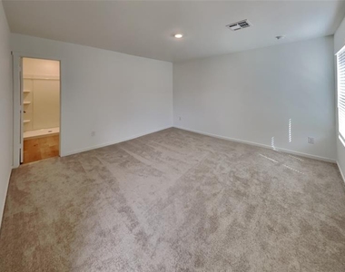 20416 Mule Deer Drive - Photo Thumbnail 6