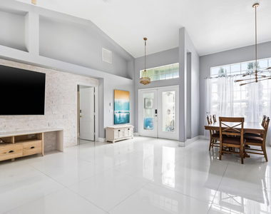 6715 Nw Pinson Court - Photo Thumbnail 12